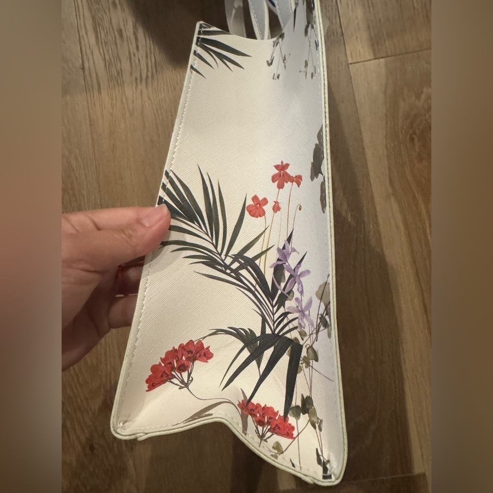 NWT Ted baker the icon purse in white floral pattern - Picture 6 of 8